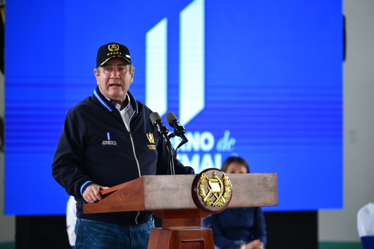 Presidente anuncia obras para el desarrollo para Petén