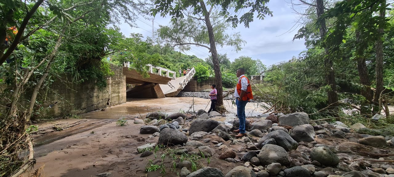 Autoridades coordinan acciones por colapso de puente en San Luis Jilotepeque