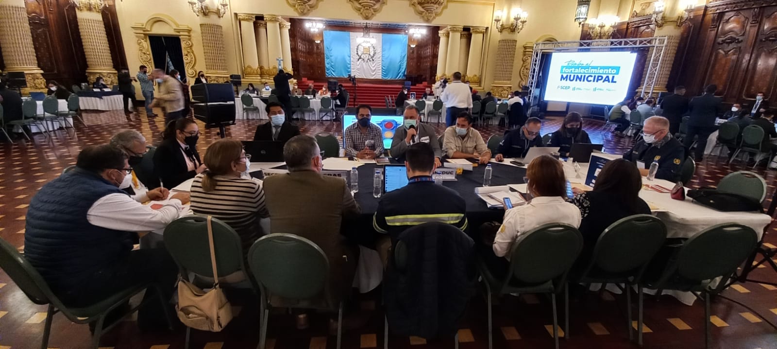 Alcaldes de Jalapa dan seguimiento a solicitudes y compromisos presidenciales