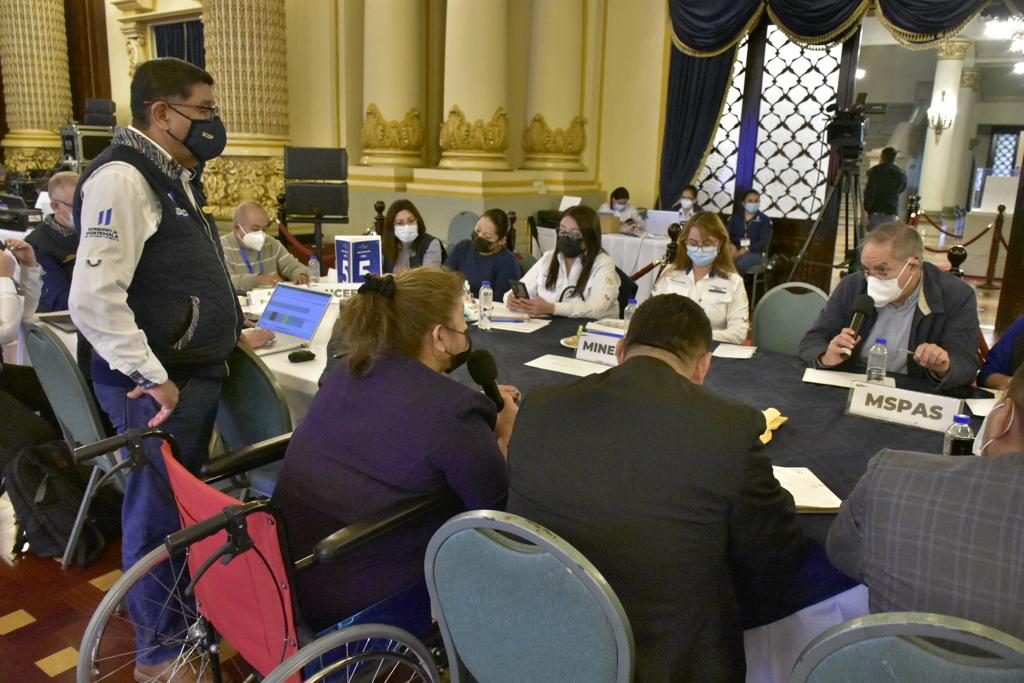 Alcaldes de Retalhuleu participan en la segunda gira presidencial