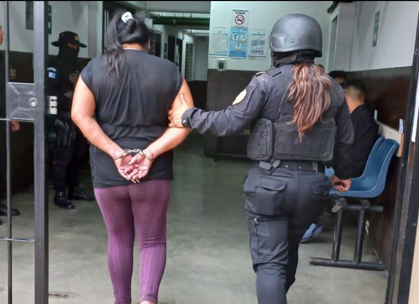 Capturan a mujer, presunta integrante del “Barrio 18”