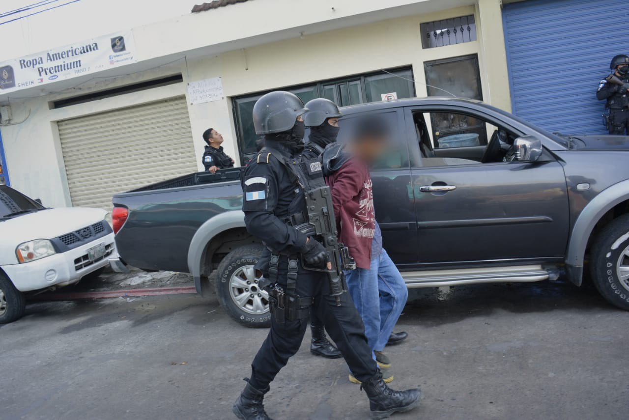 La PNC captura a tres integrantes de estructura criminal.