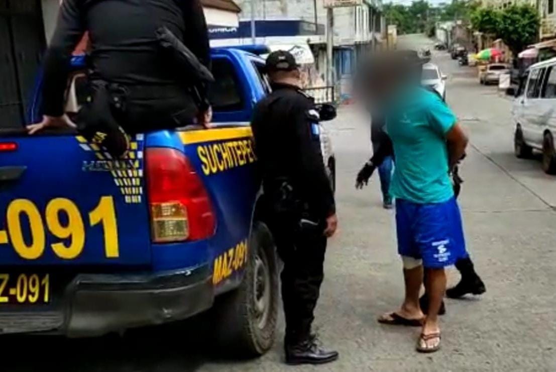 Combate al narcomenudeo deja tres capturados