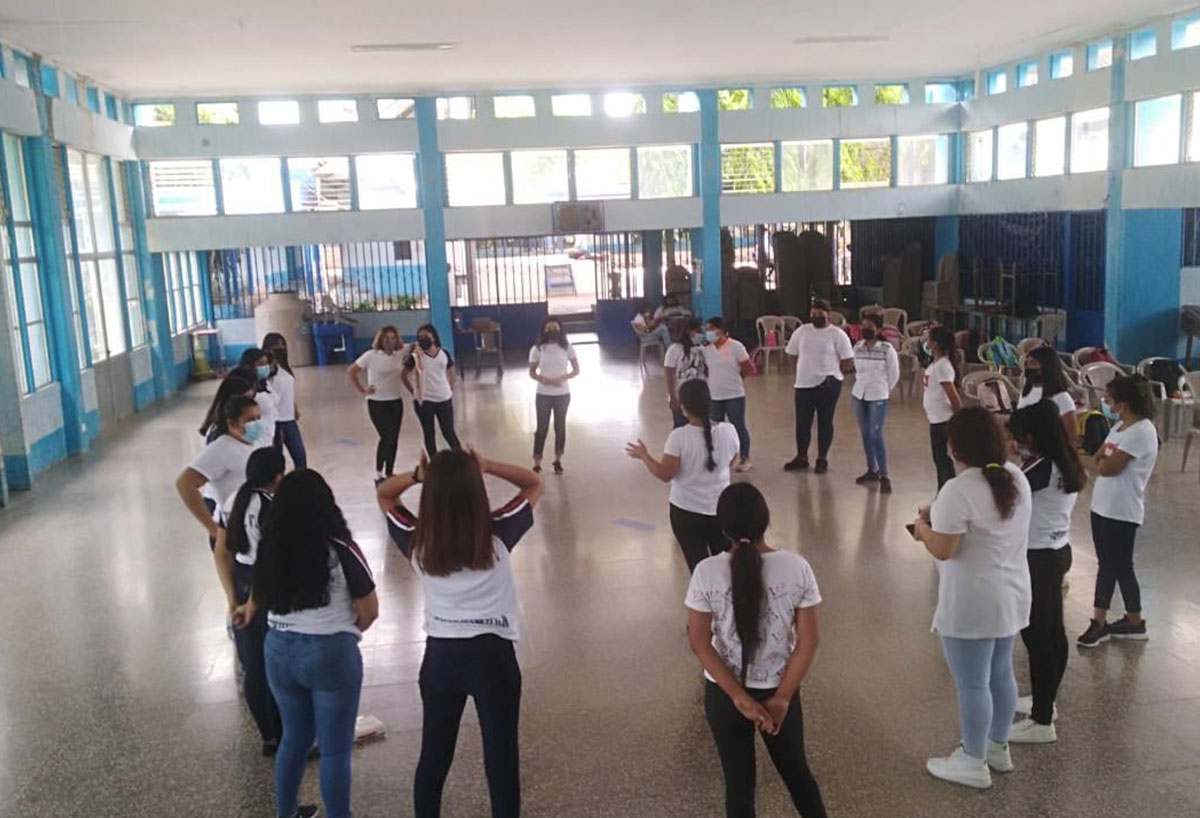 Fomentan desarrollo de jóvenes