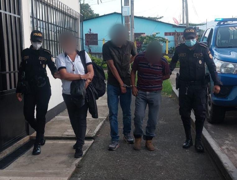Capturan a tres personas señaladas de coyotaje