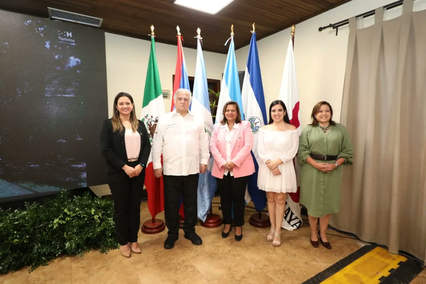Firman actualización del Convenio Constitutivo de la Organización Mundo Maya