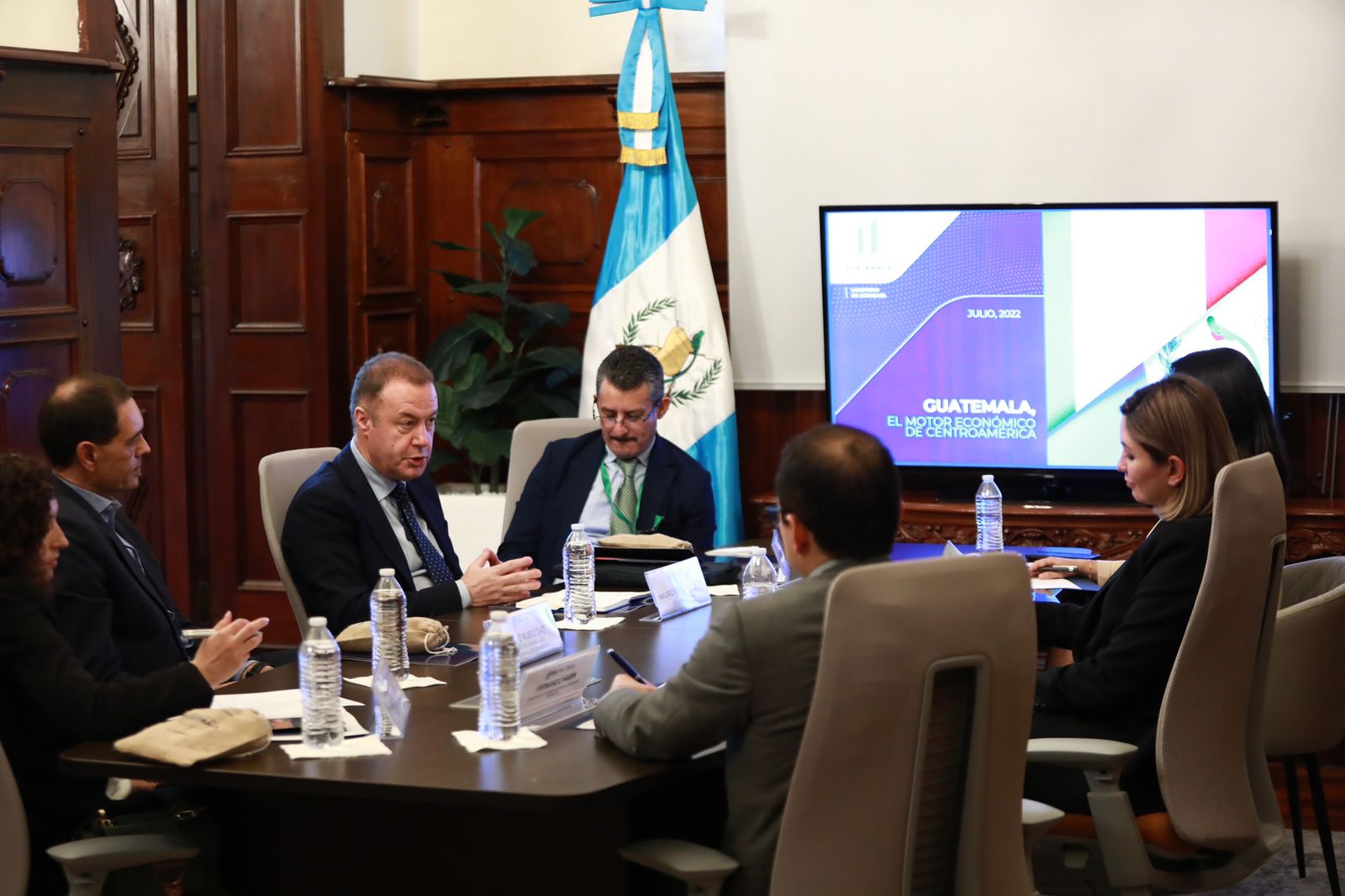 Presentan oportunidades de invertir en Guatemala