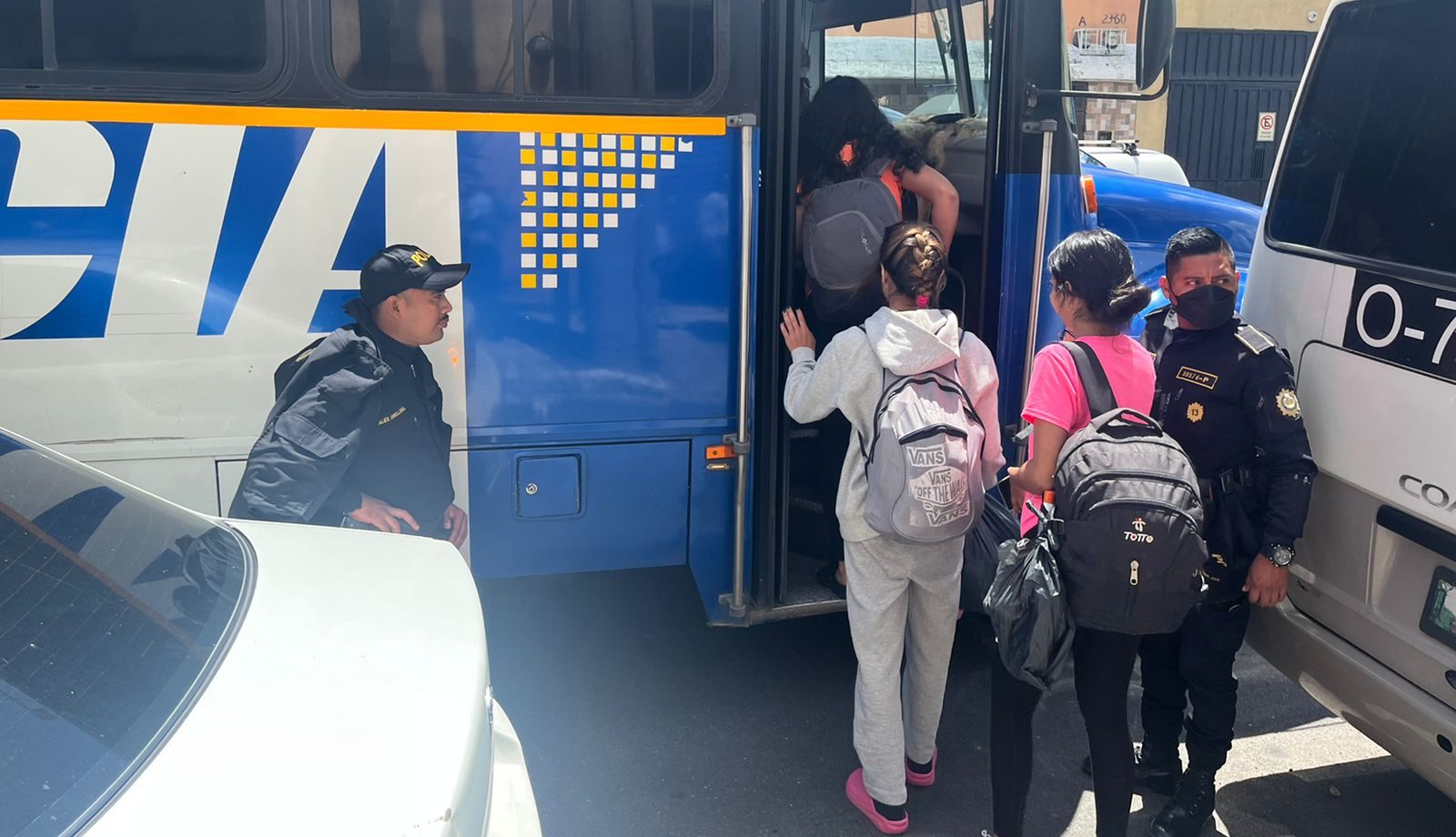 Migrantes extranjeros son retornados a su país de origen