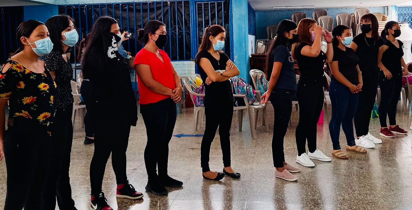 Capacitan a jóvenes para prevenir la violencia sexual