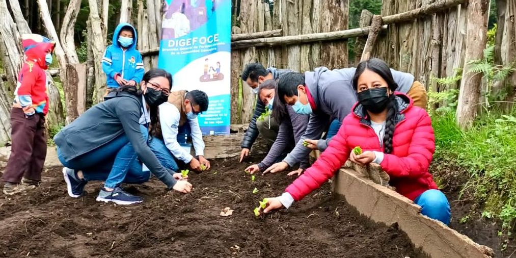 MAGA y Mineduc establecen huertos escolares en Totonicapán