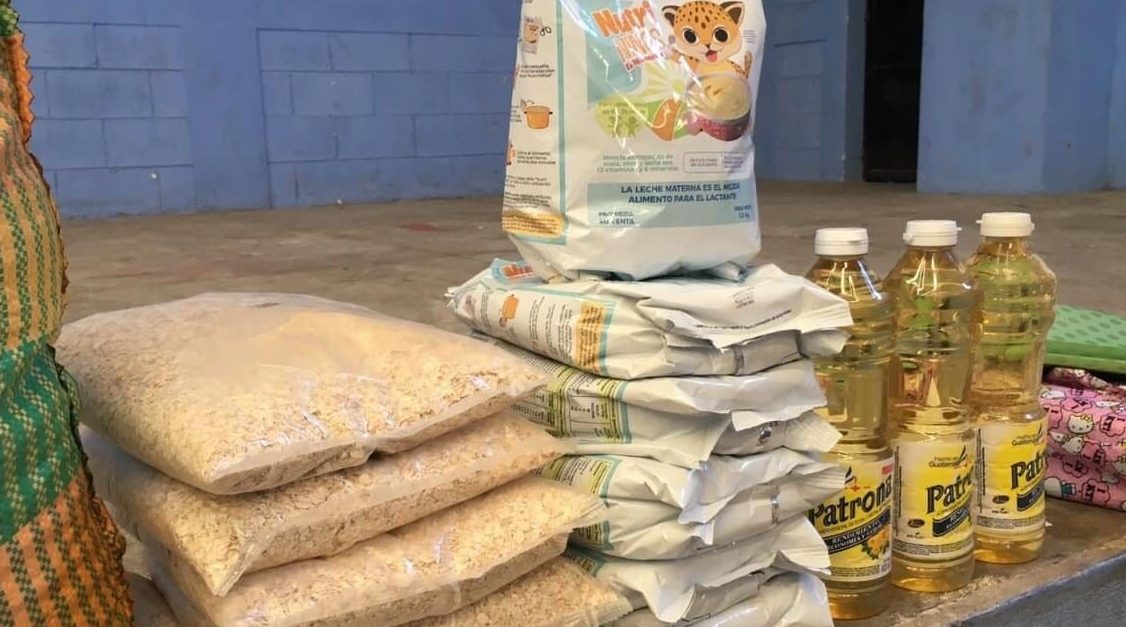 Escuintla: Llevan asistencia alimentaria a niños afectados por la desnutrición