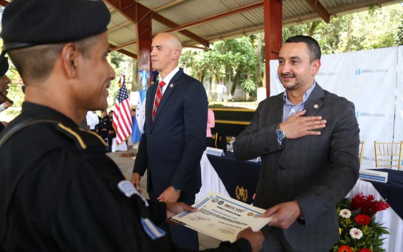 Culminan curso de primeros auxilios y medicina táctica K9