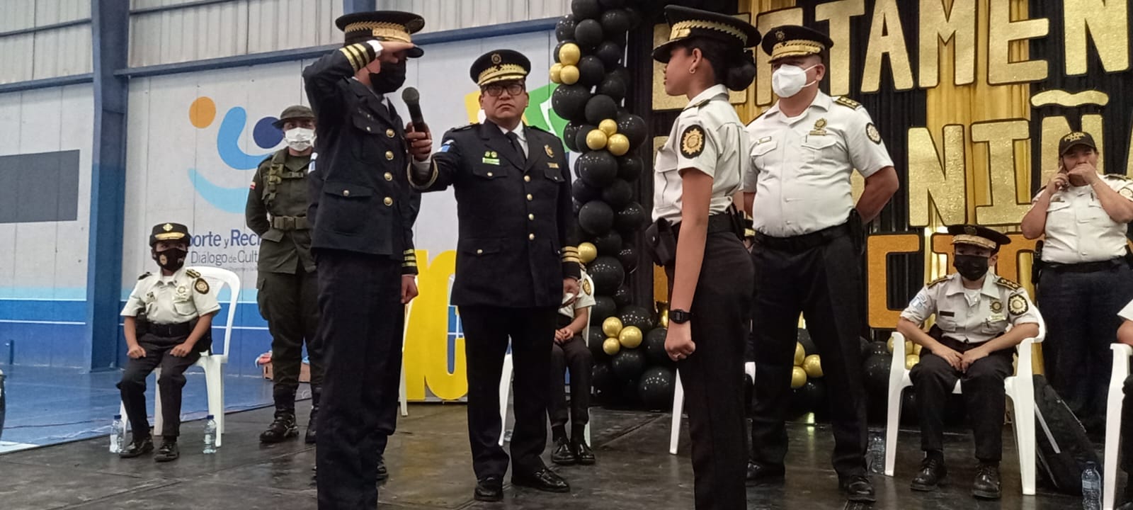 Eligen a niña directora general de la pnc
