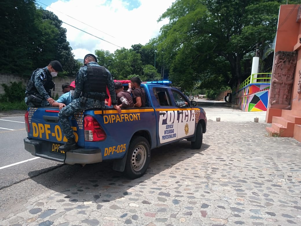 Remiten a Migración a extranjeros por ingreso irregular al país