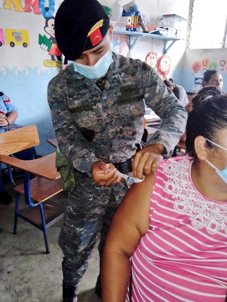 Ejercito-jornadas-vacunacion-hisopado-covid
