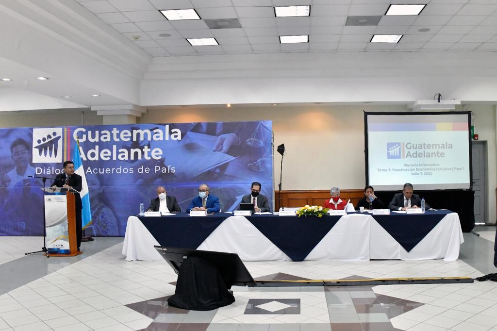 Desarrollan plenaria informativa con el tema Reactivación Económica Inclusiva