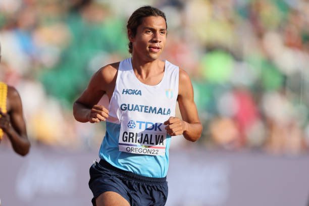 Mandatario felicita a atleta guatemalteco Luis Grijalva
