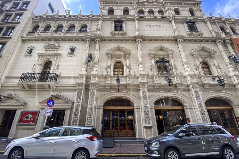 El Teatro Cervantes, más de 100 años como emblema de la escena argentina