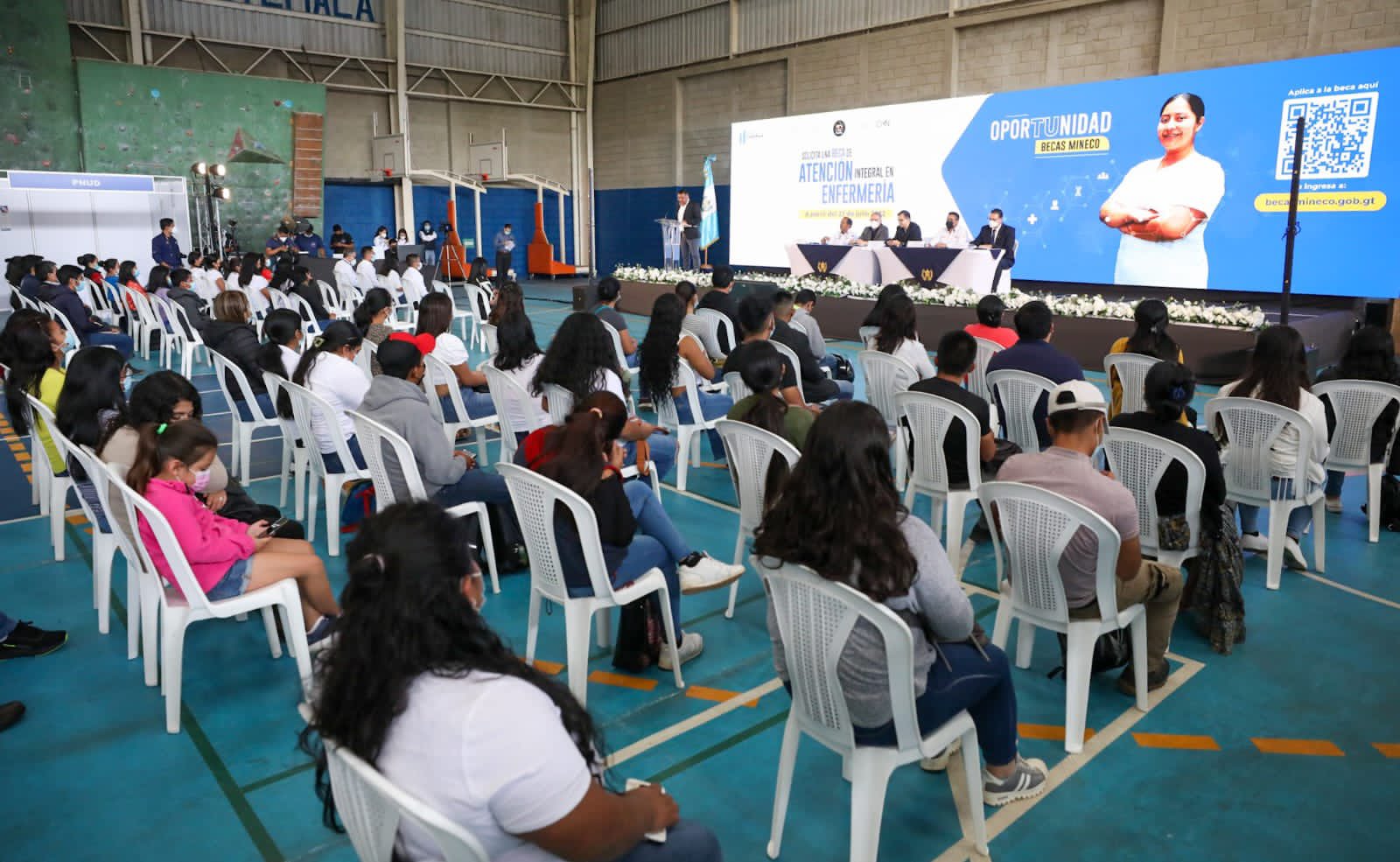 Cómo se puede obtener una beca en atención integral en enfermería