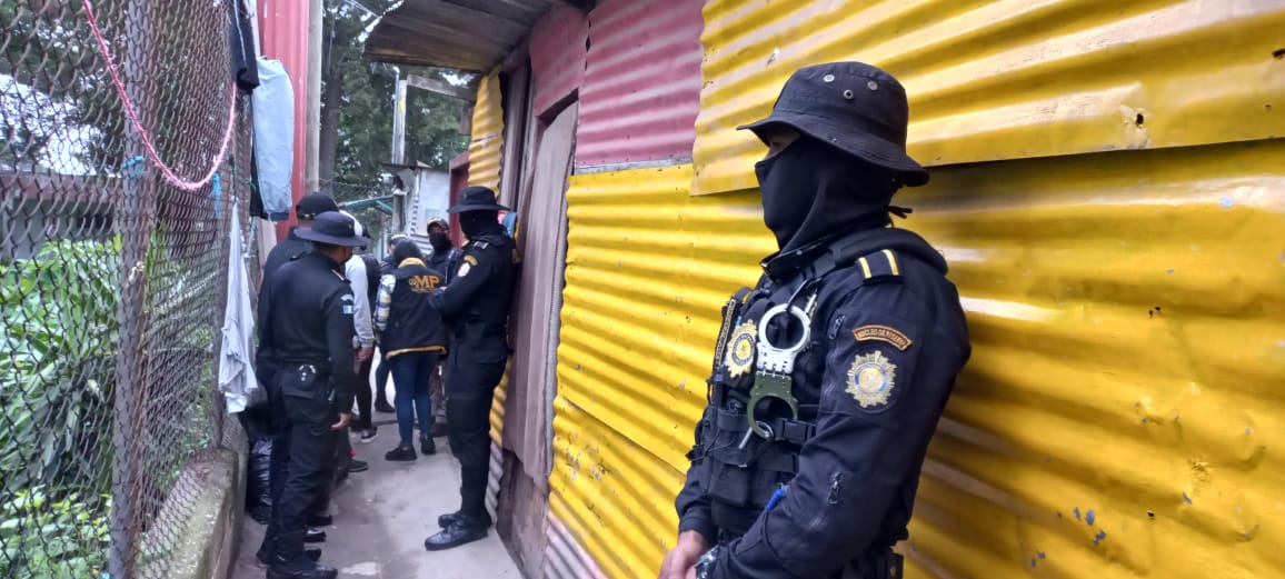 Efectúan más de 30 allanamientos contra extorsiones y otros delitos
