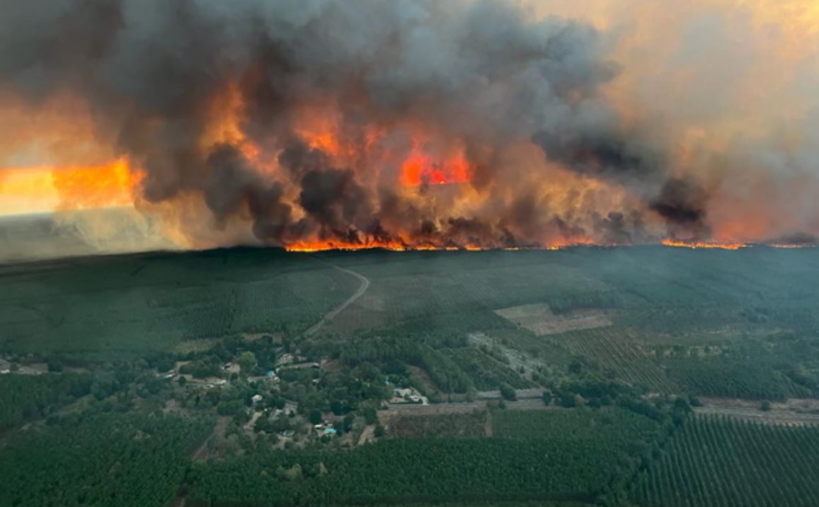 Incendios arrasan miles de hectáreas en Francia