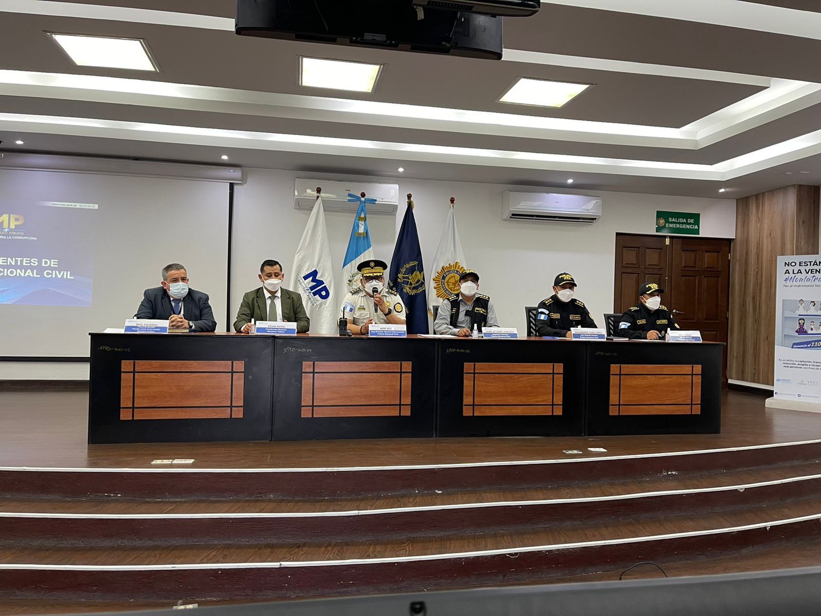 Conferencia de prensa cúpula de la PNC