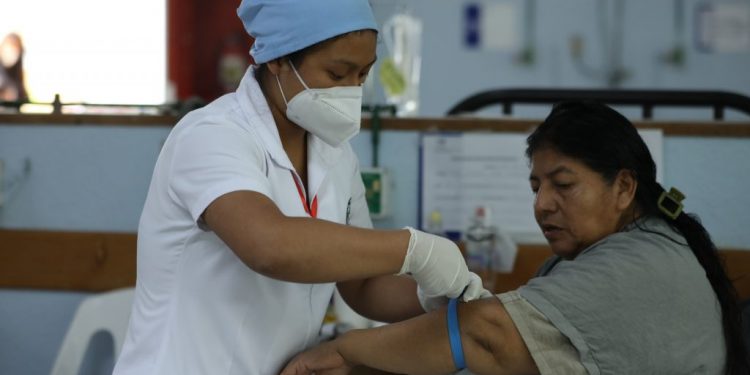 Gobierno invertirá 10 millones de quetzales en becas para enfermería este año