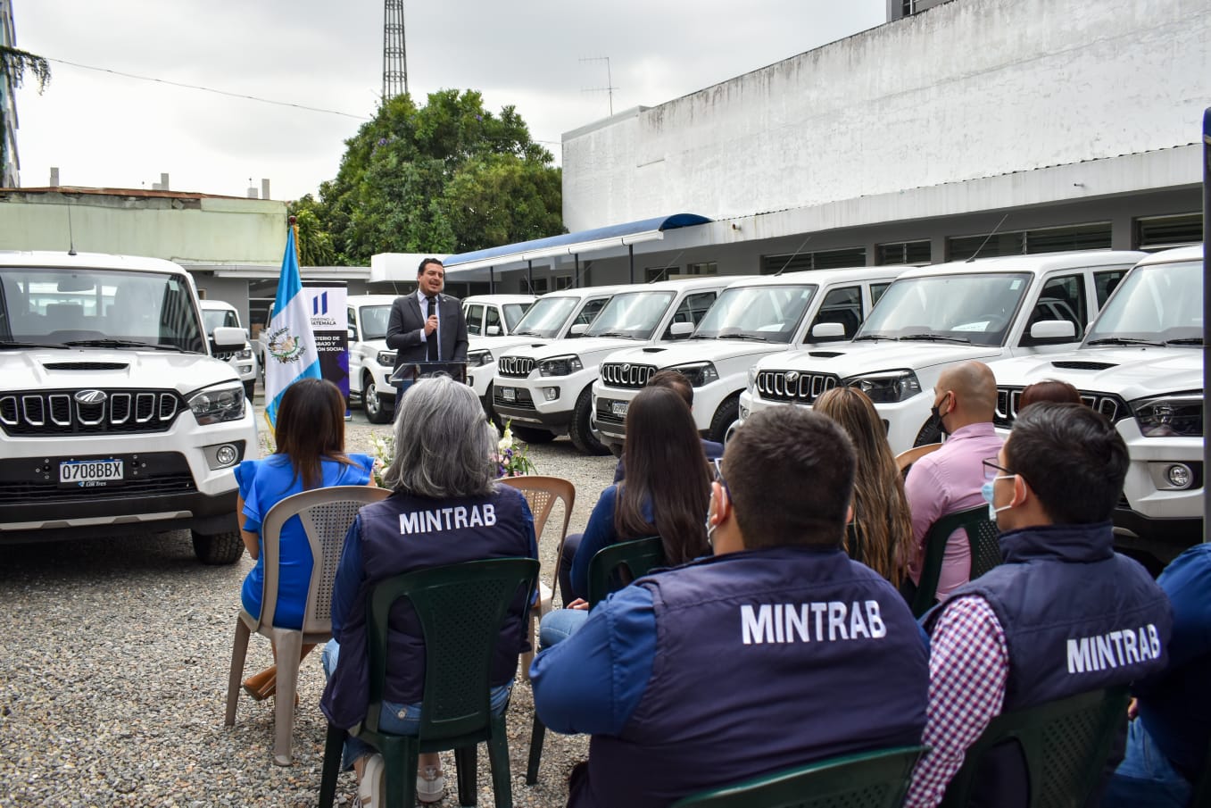 Mintrab entrega vehículos para fortalecer sus unidades de trabajo