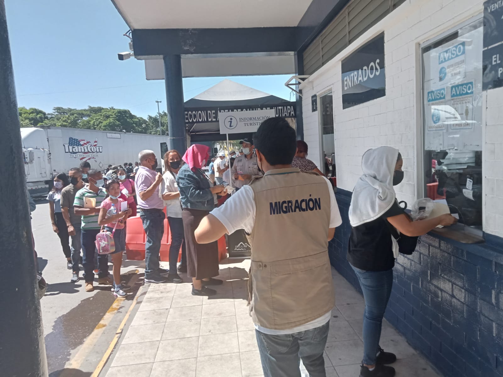 Fiestas agostinas: Más de 15 mil salvadoreños ingresaron al país el fin de semana