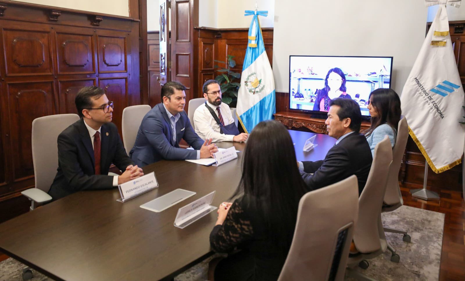 Unen esfuerzos para impulsar el desarrollo del sector emprendedor de Guatemala