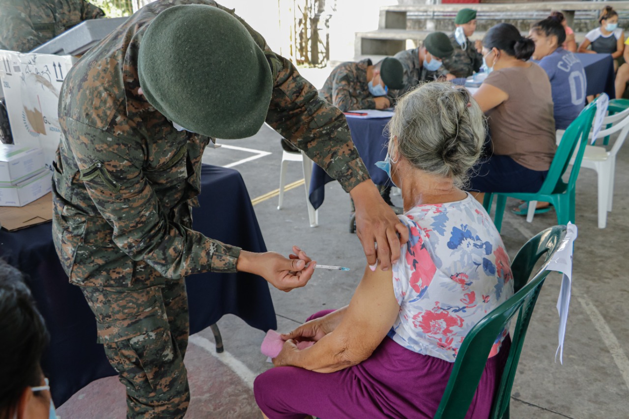 COVID-19: Guatemala supera los 19 millones de dosis administradas