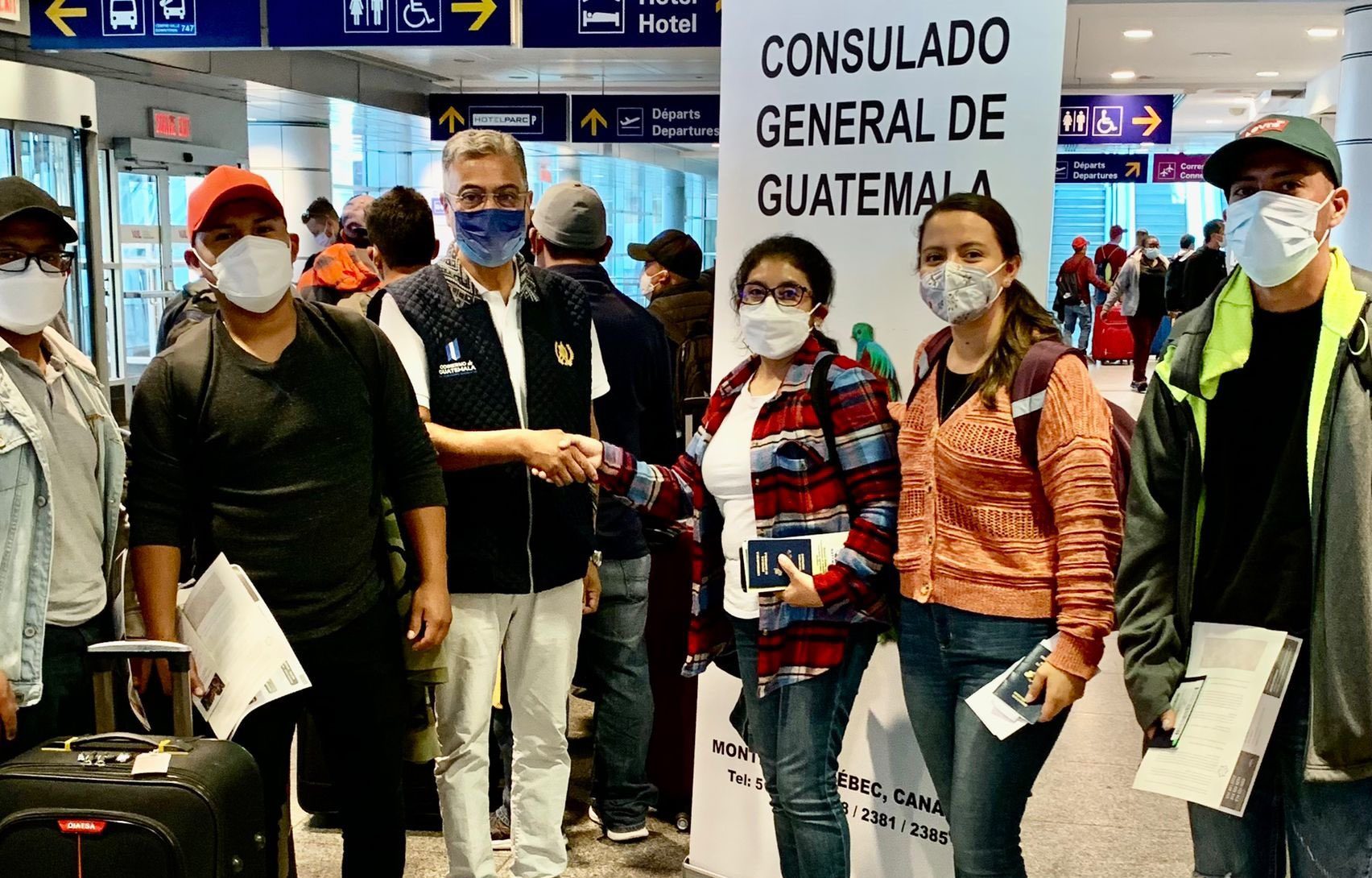 Grupo de 166 guatemaltecos viaja con visas de trabajo a Canadá