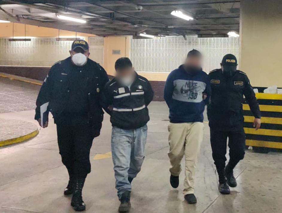 Pretendían cobrar una extorsión y son capturados por policías