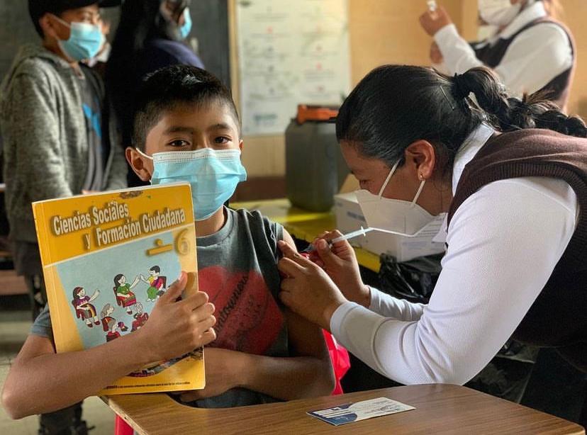 Prosigue vacunación de niños de entre 6 y 11 años de Totonicapán