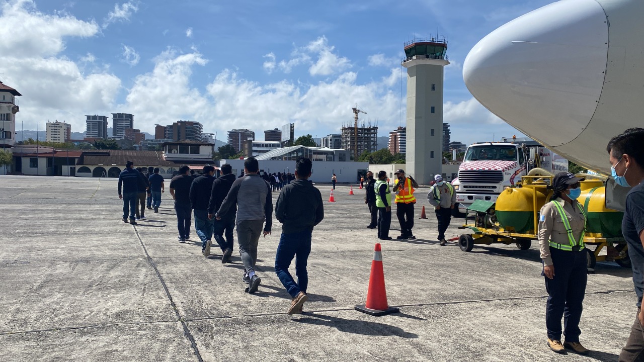 Migración brinda asistencia a guatemaltecos retornados