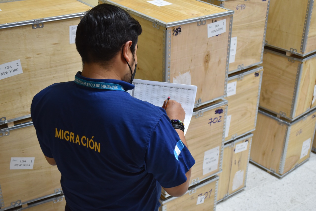 Envían 20 mil cartillas para la emisión de pasaportes en el exterior