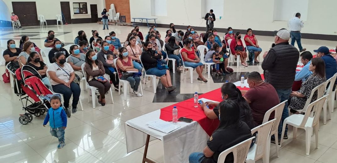 Beca Artesano empodera a madres de familia de Chimaltenango