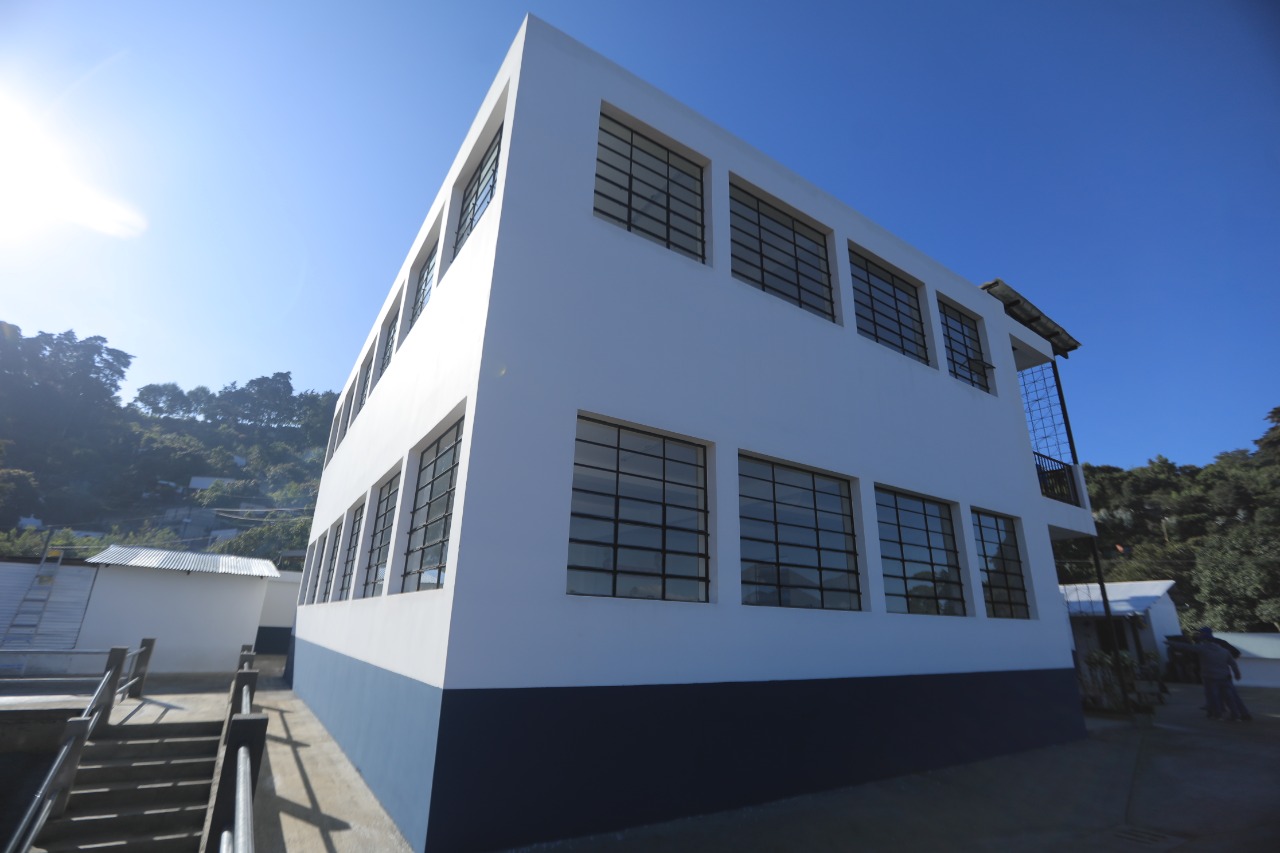 Entregan nuevas instalaciones de Escuela José Ignacio Ortiz Vides, en Antigua Guatemala