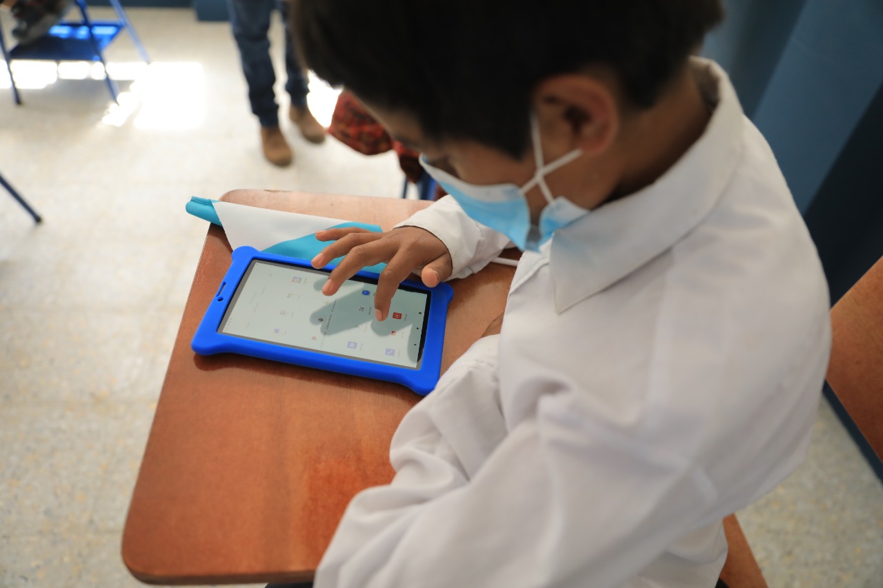 Agradecen nuevas instalaciones educativas en aldea El Hato, Antigua Guatemala
