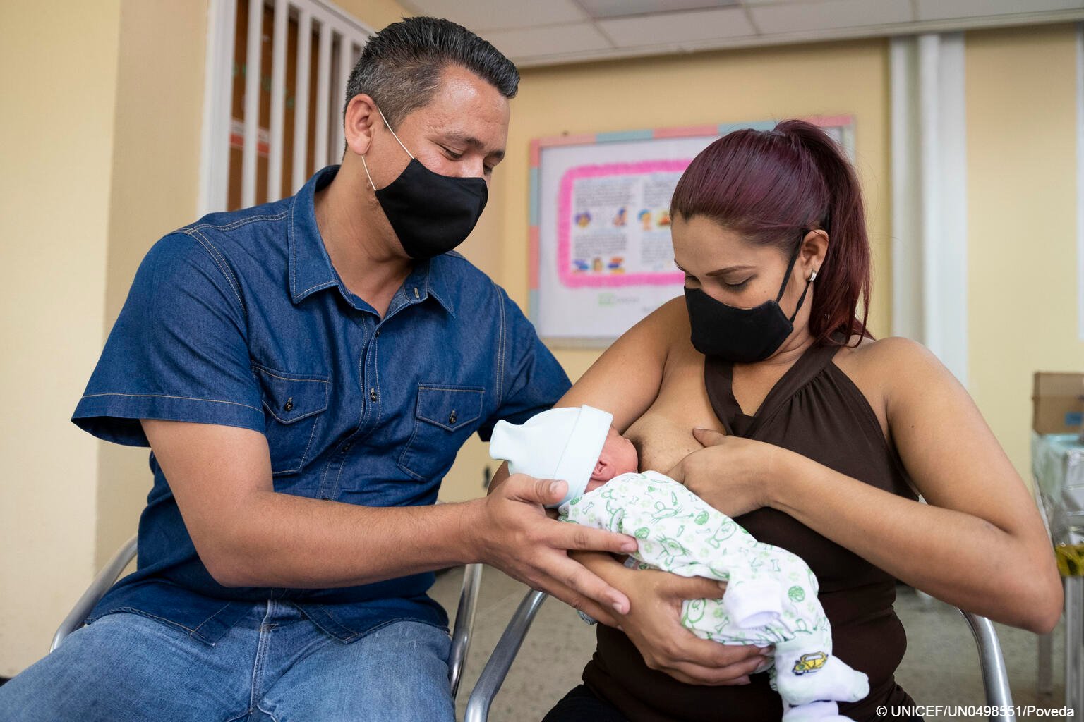 Espacios amigos de la lactancia materna brindan espacios seguros para las madres lactantes.