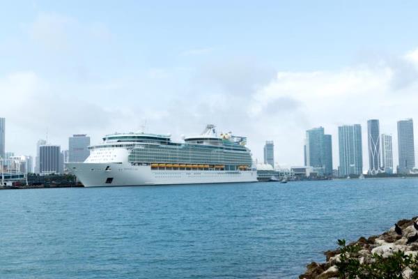 Royal Caribbean proveerá en su flota internet de la red Starlink de SpaceX