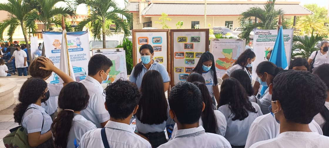 Estudiantes se capacitaron con el diplomado guardianes ecológicos.