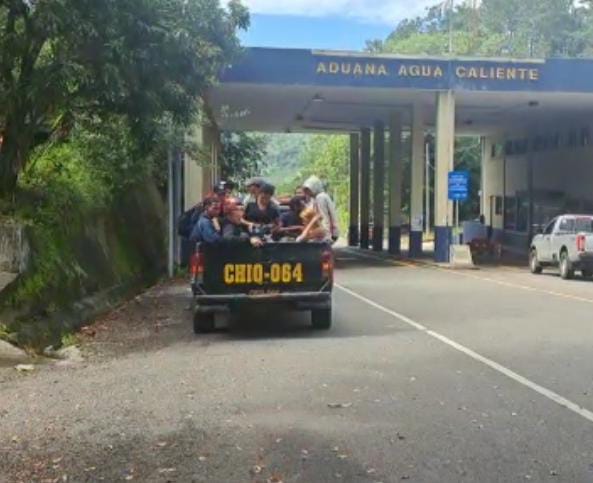 PNC asiste a 40 extranjeros localizados en Chiquimula