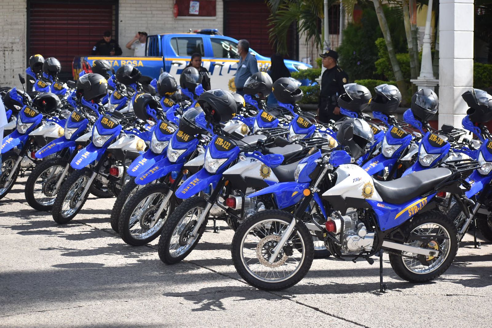 Agentes policiales de Santa Rosa son fortalecidos con motocicletas