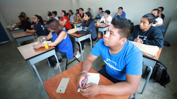 Primera Feria de Becas STEM ofrece oportunidades de formación en el extranjero