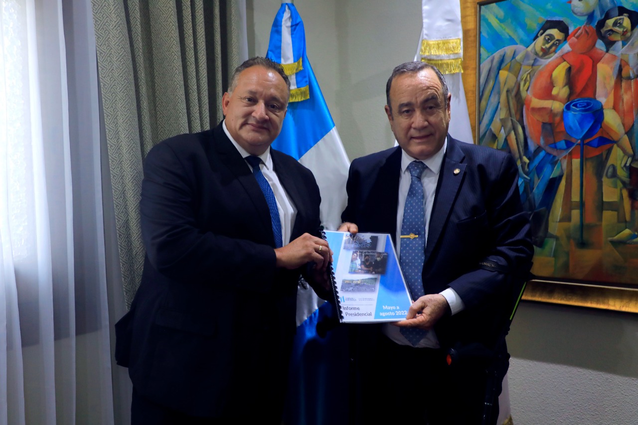 Gobernante recibe informe de labores de la Copresam