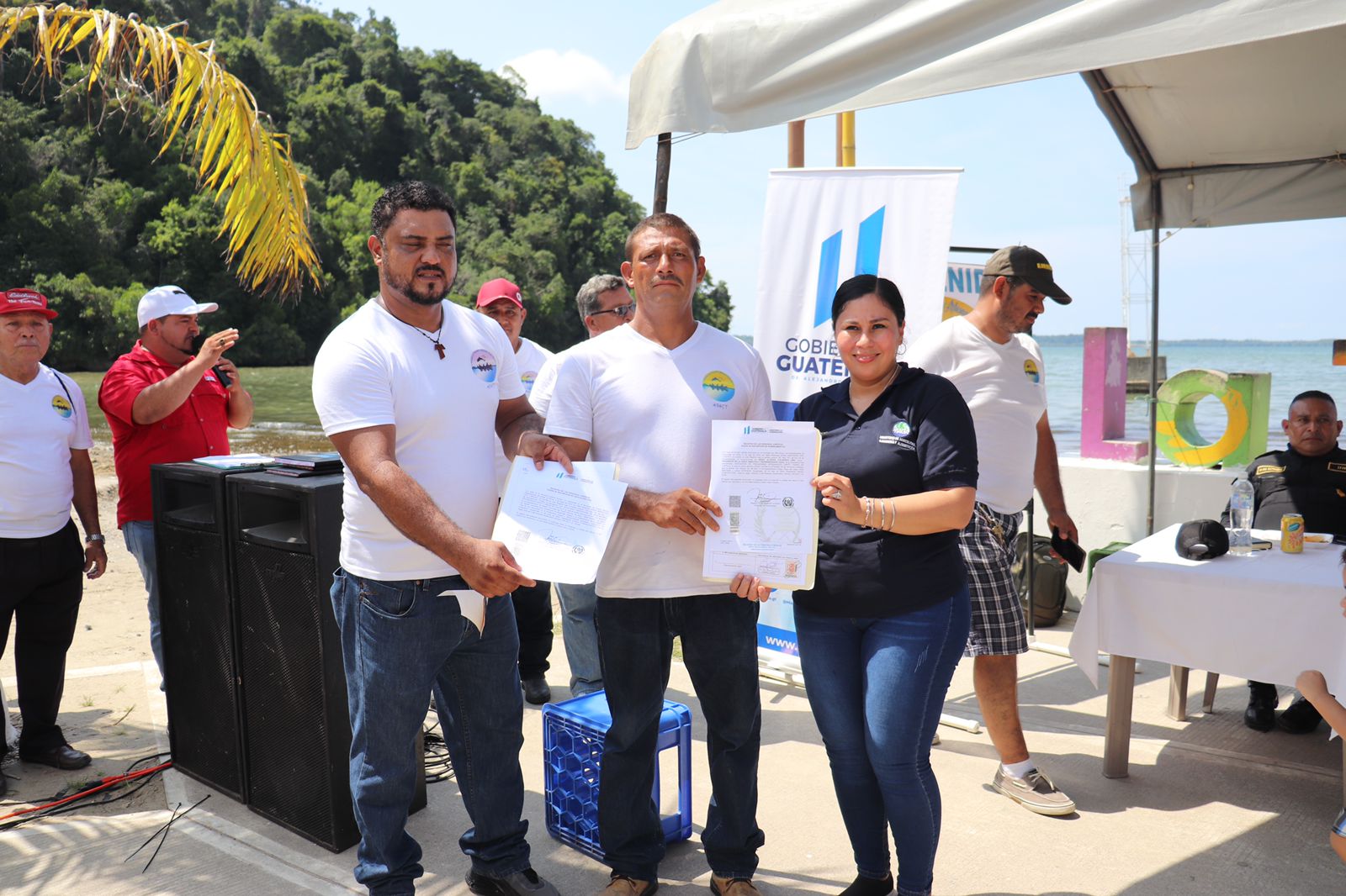 Certifican a asociación de pescadores artesanales en Izabal