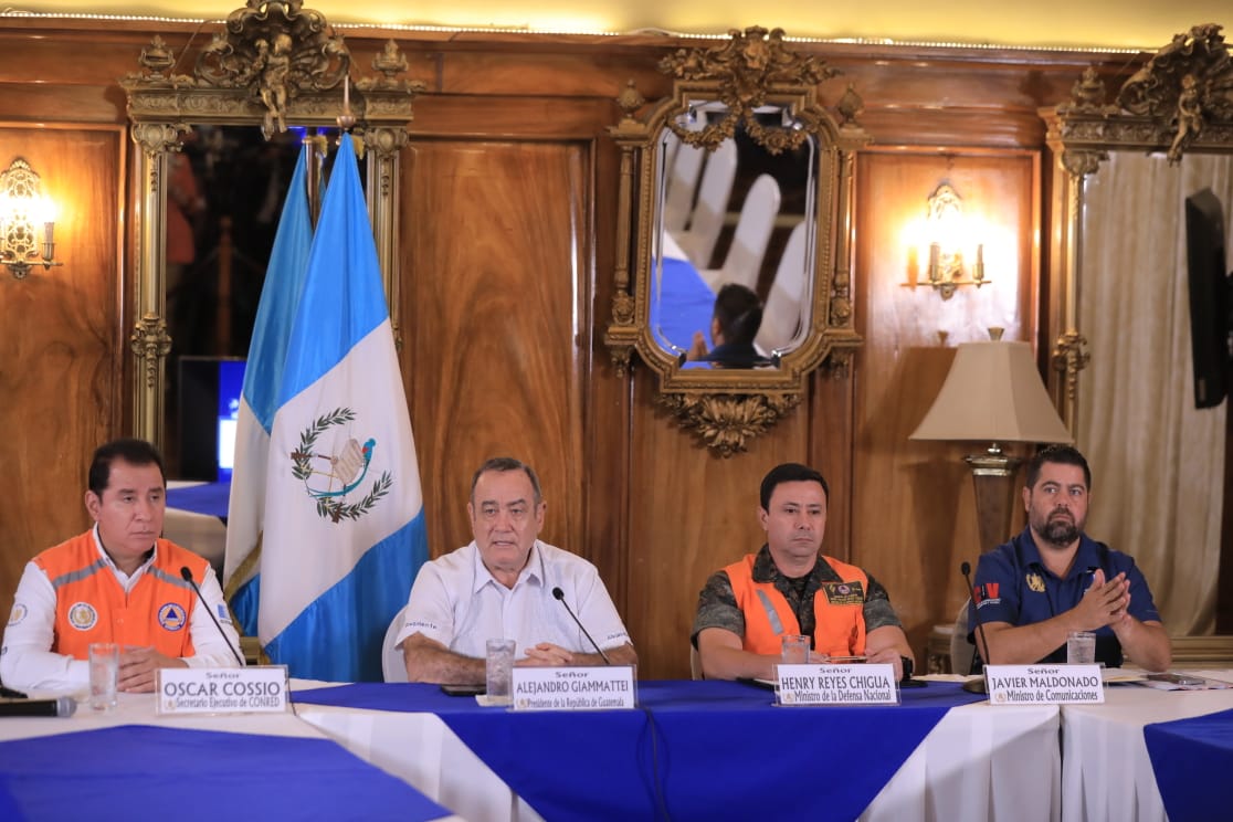 Ejecutivo informa sobre resultados de labores de búsqueda y rescate tras hundimiento en Villa Nueva