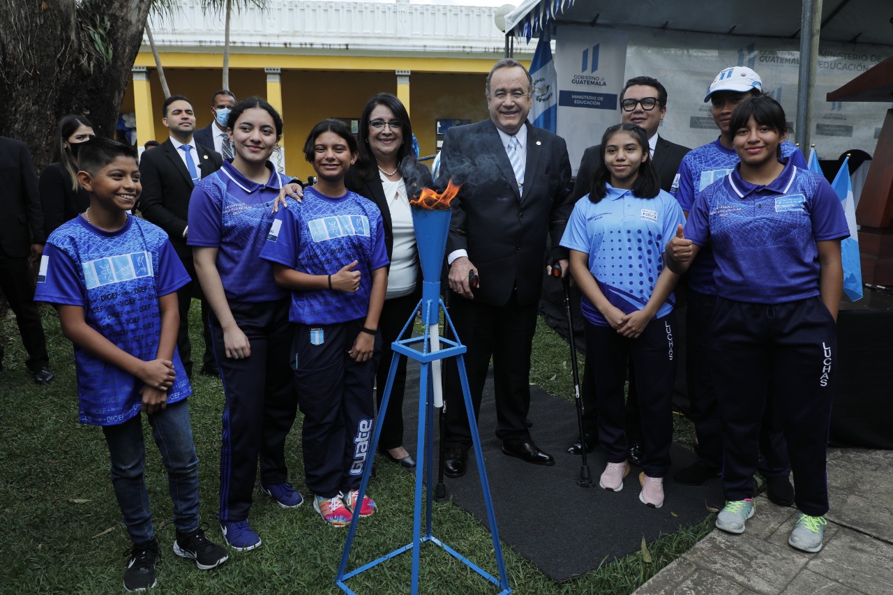 Gobernante: “Que el fuego patrio se encienda en nuestros corazones”