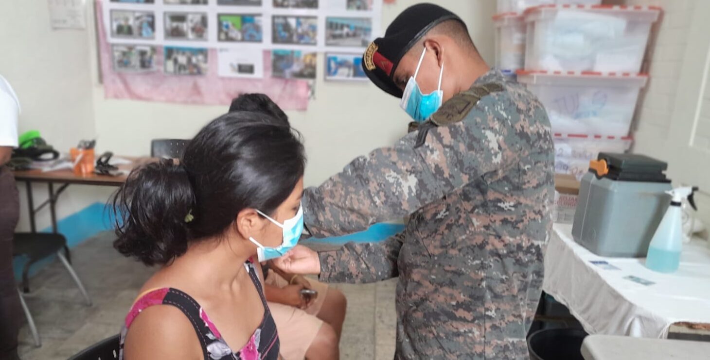 Continúan jornadas de vacunación contra el COVID-19 en Escuintla